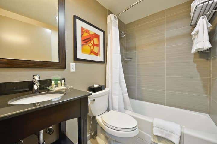 Room 2 of 40