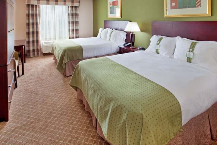 Room 2 of 67