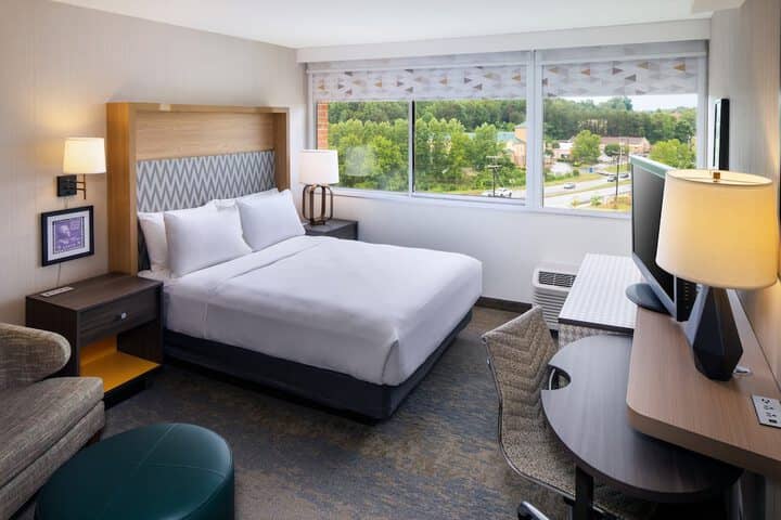 Room 5 of 25
