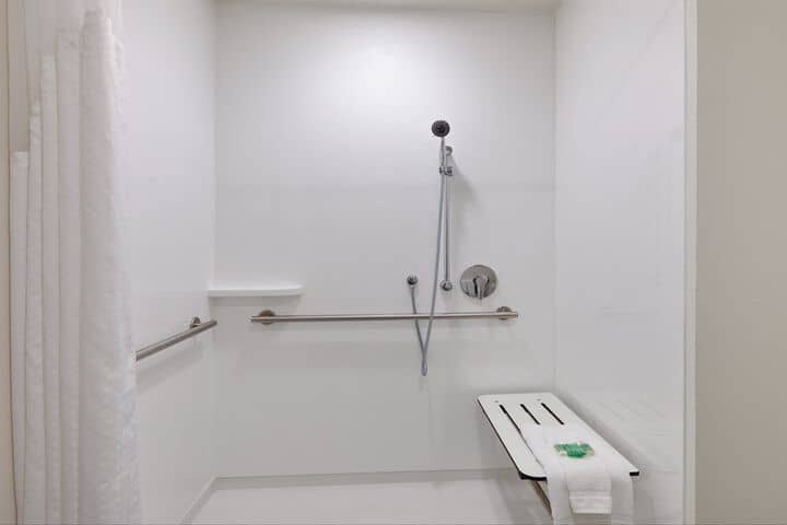 Room 15 of 44