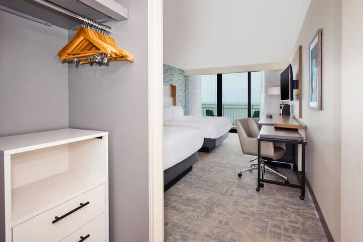 Room 11 of 60