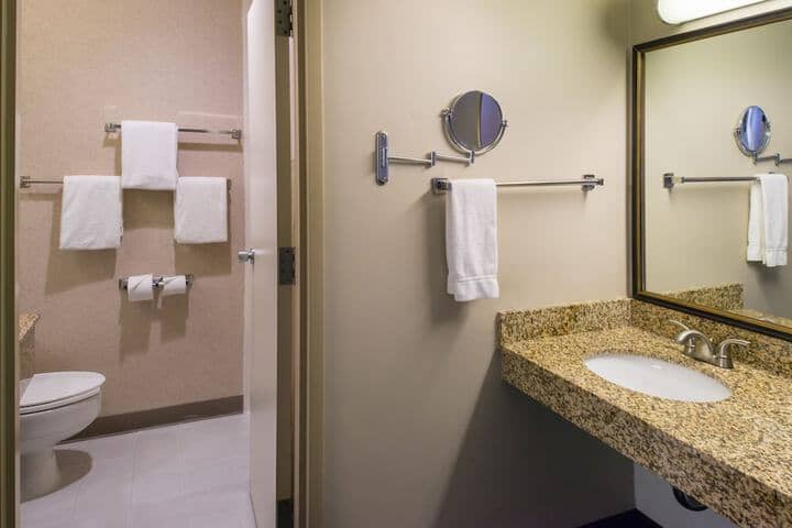 Room 20 of 68