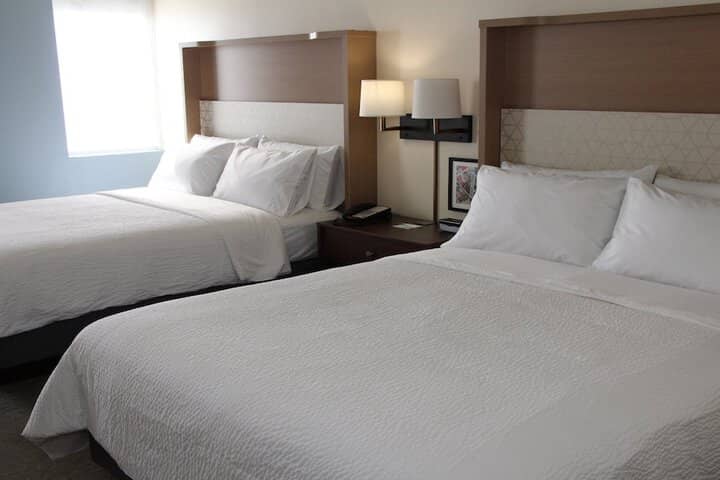 Room 3 of 93