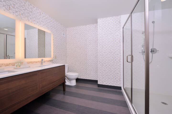 Room 32 of 67