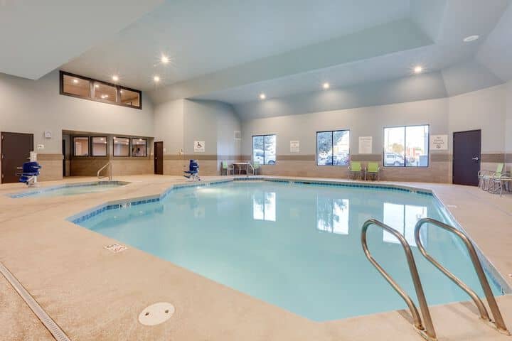 Pool 20 of 44