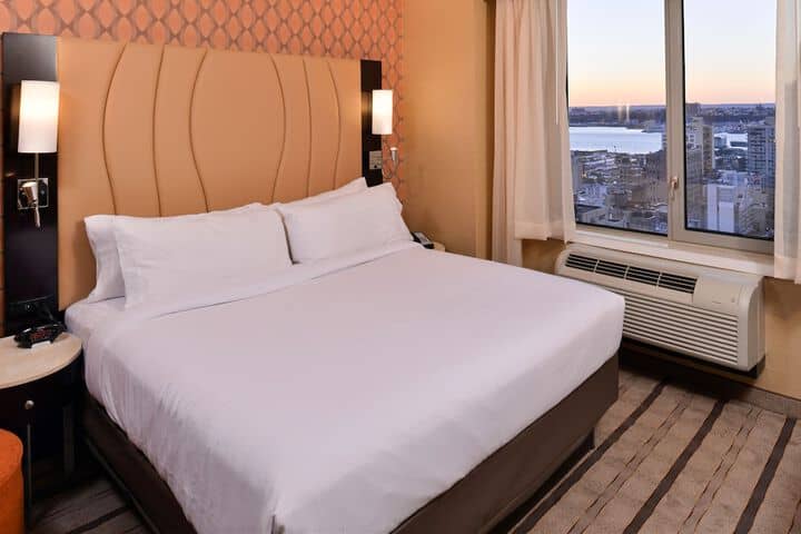 Room 10 of 44