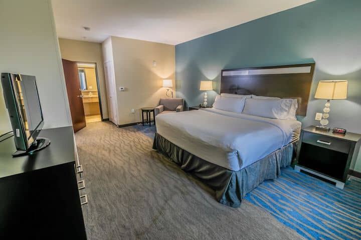 Room 16 of 60