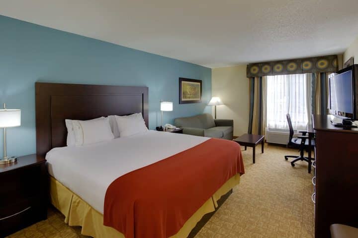 Room 5 of 35