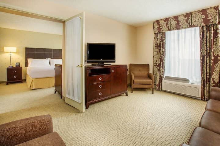 Room 11 of 30