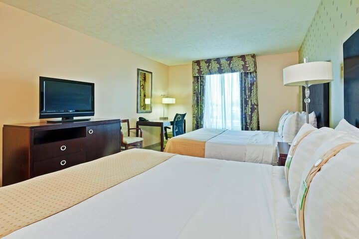 Room 8 of 30