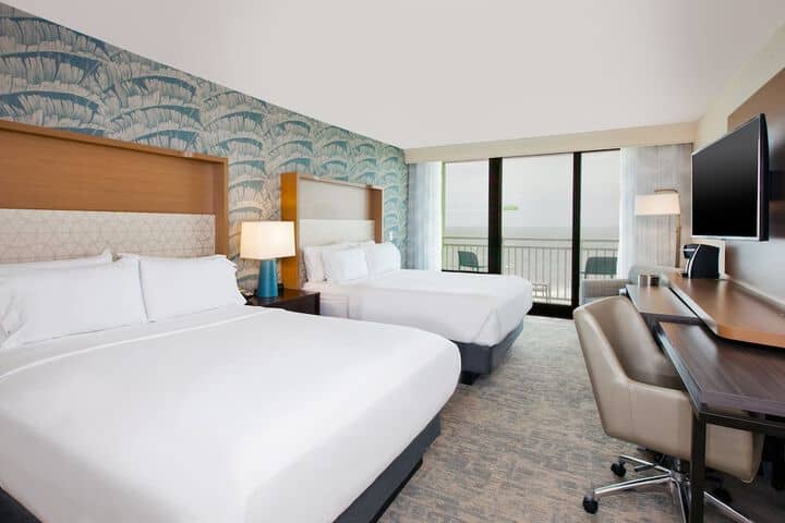 Room 4 of 60