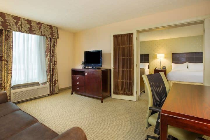Room 9 of 30