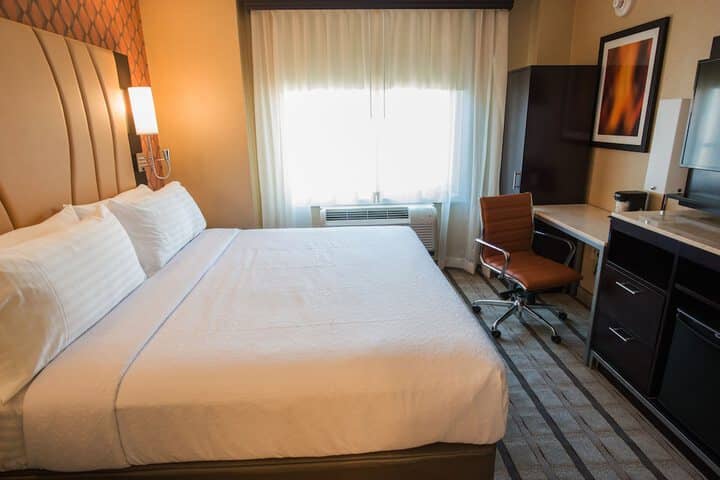 Room 2 of 44