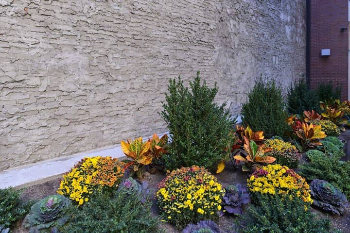 Hotel Exterior 33 of 44