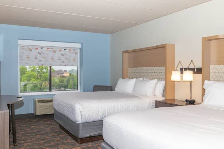 Room 9 of 44
