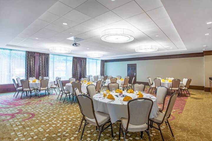 Ballroom/Hall 22 of 25