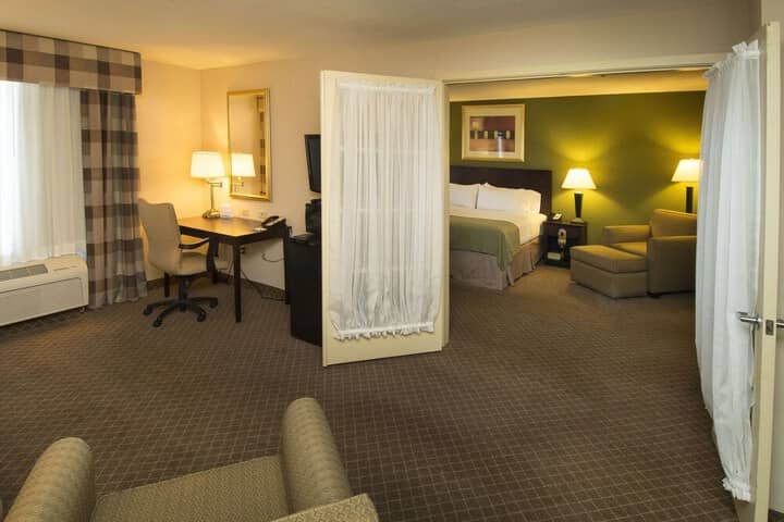 Room 10 of 67