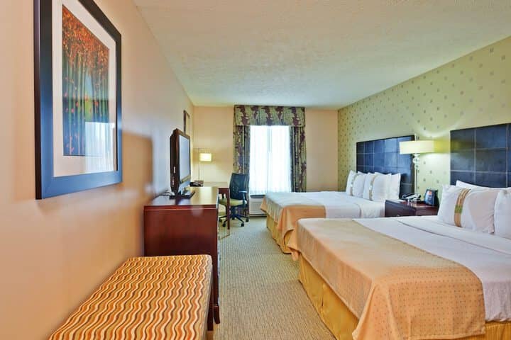 Room 6 of 30