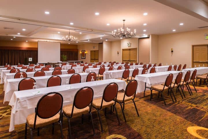 Ballroom/Hall 47 of 68