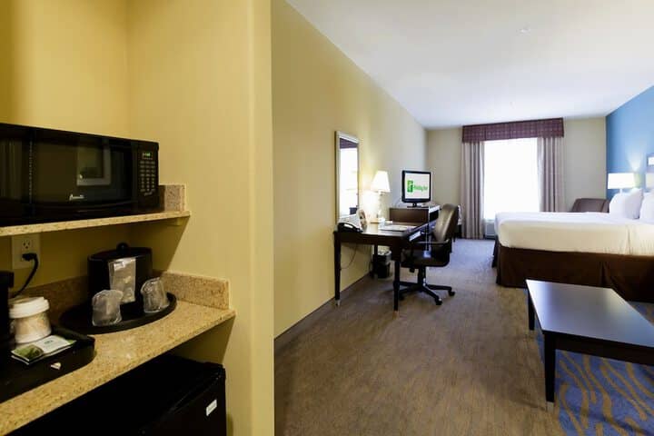 Room 13 of 60