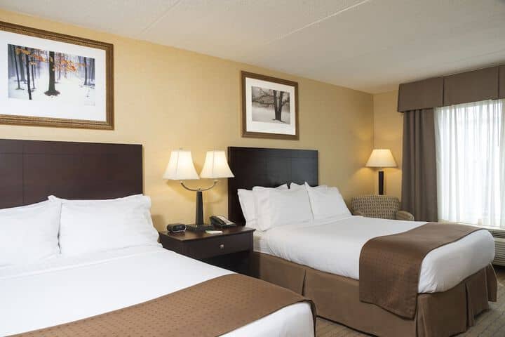 Room 4 of 44