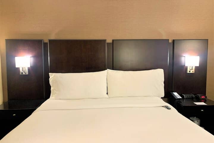 Room 16 of 68
