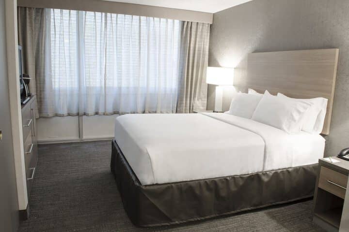 Room 4 of 89