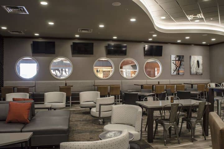 Lounge 69 of 89
