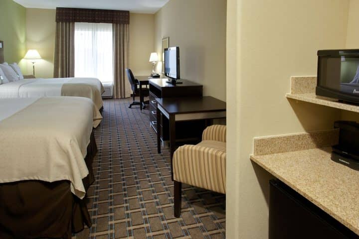 Room 3 of 60