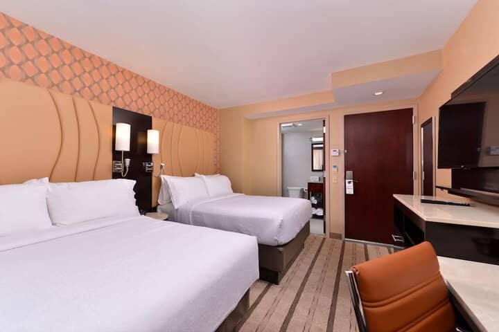 Room 4 of 44
