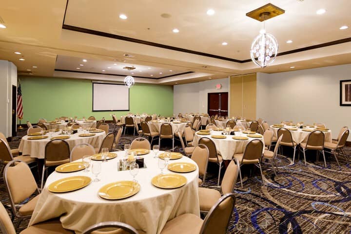 Ballroom/Hall 43 of 60