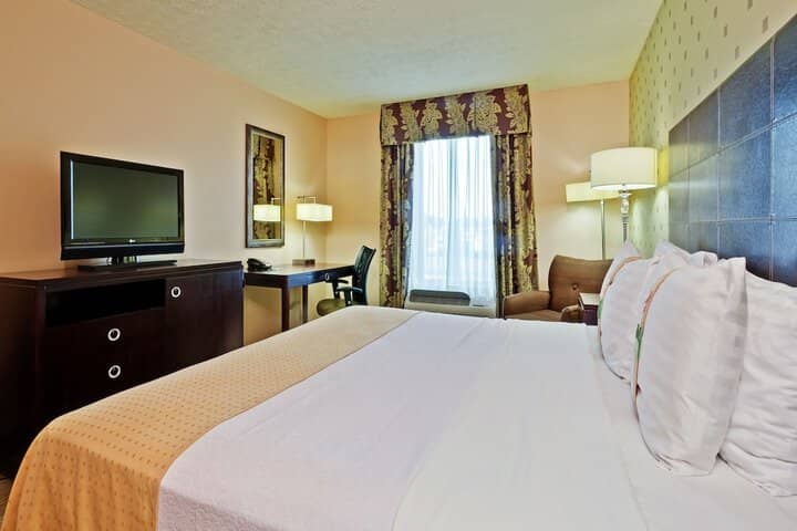 Room 5 of 30