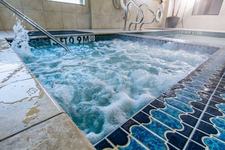 Pool 30 of 60