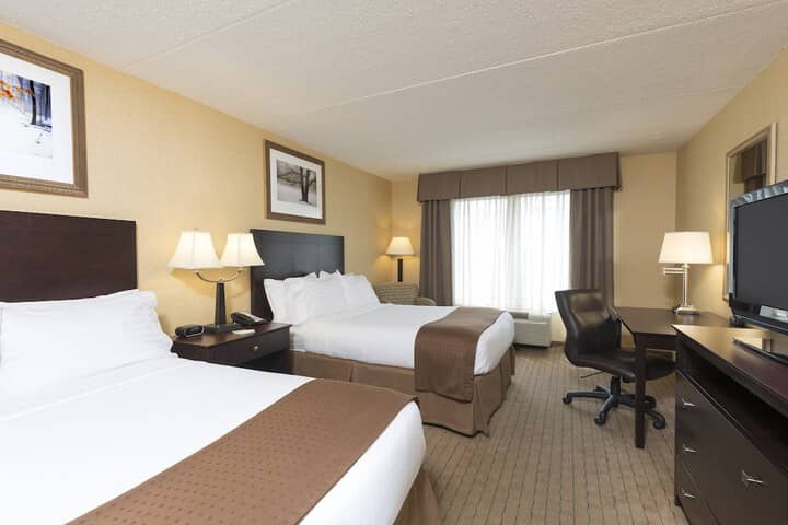 Room 3 of 44