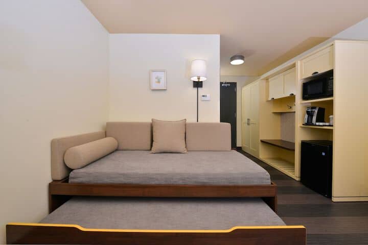 Room 23 of 67