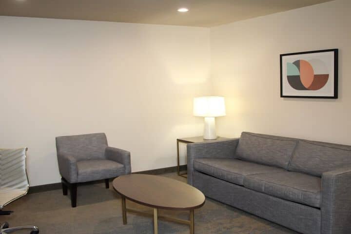 Room 7 of 93