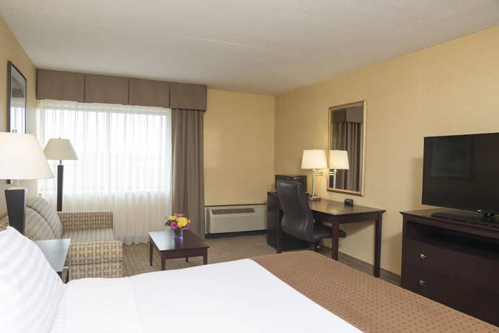 Room 2 of 44